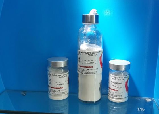 Off - White Waxy Beads Compound Emulsifier Foaming Agent Untuk Mencambuk W5